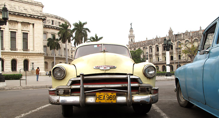 Antique American cars visit Cars Museum in Old Havana Cars Museum