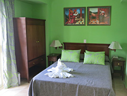 Room in  Hotel America